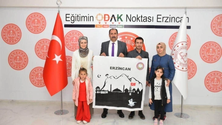 Mama Hatun Anaokulundan "Minik Eller Büyük Türkiye"
