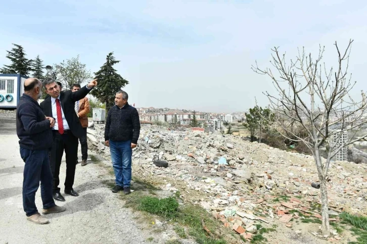 Mamak’ta kentsel dönüşüm tüm hızıyla sürüyor: Bölgede atık temizliği başladı
