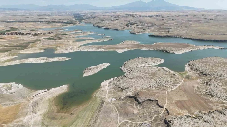 Mamasın Barajında su miktarı son 10 yılın en düşük seviyesinde
