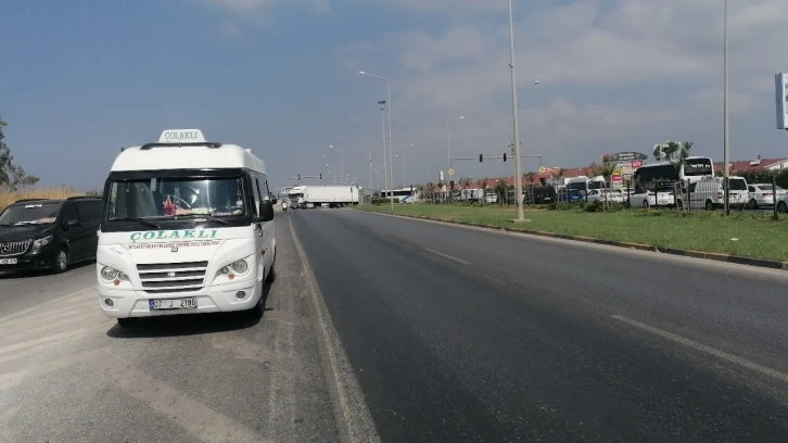 Manavgata’ya minibüs yayaya çarptı: 1 yaralı
