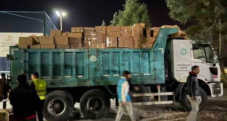 Manisa Büyükşehir’den Yayladağı ve Alltınözü’ne erzak desteği