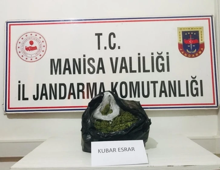 Manisa’da durdurulan otomobilden esrar çıktı
