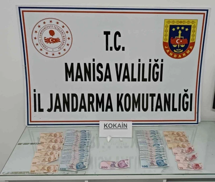 Manisa’da durdurulan otomobilden kokain çıktı
