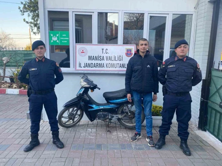 Manisa’da jandarmanın sorguladığı motosiklet çalıntı çıktı
