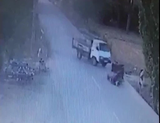 Manisa’da kamyonet ile sepetli motosiklet çarpıştı: 1 ağır yaralı
