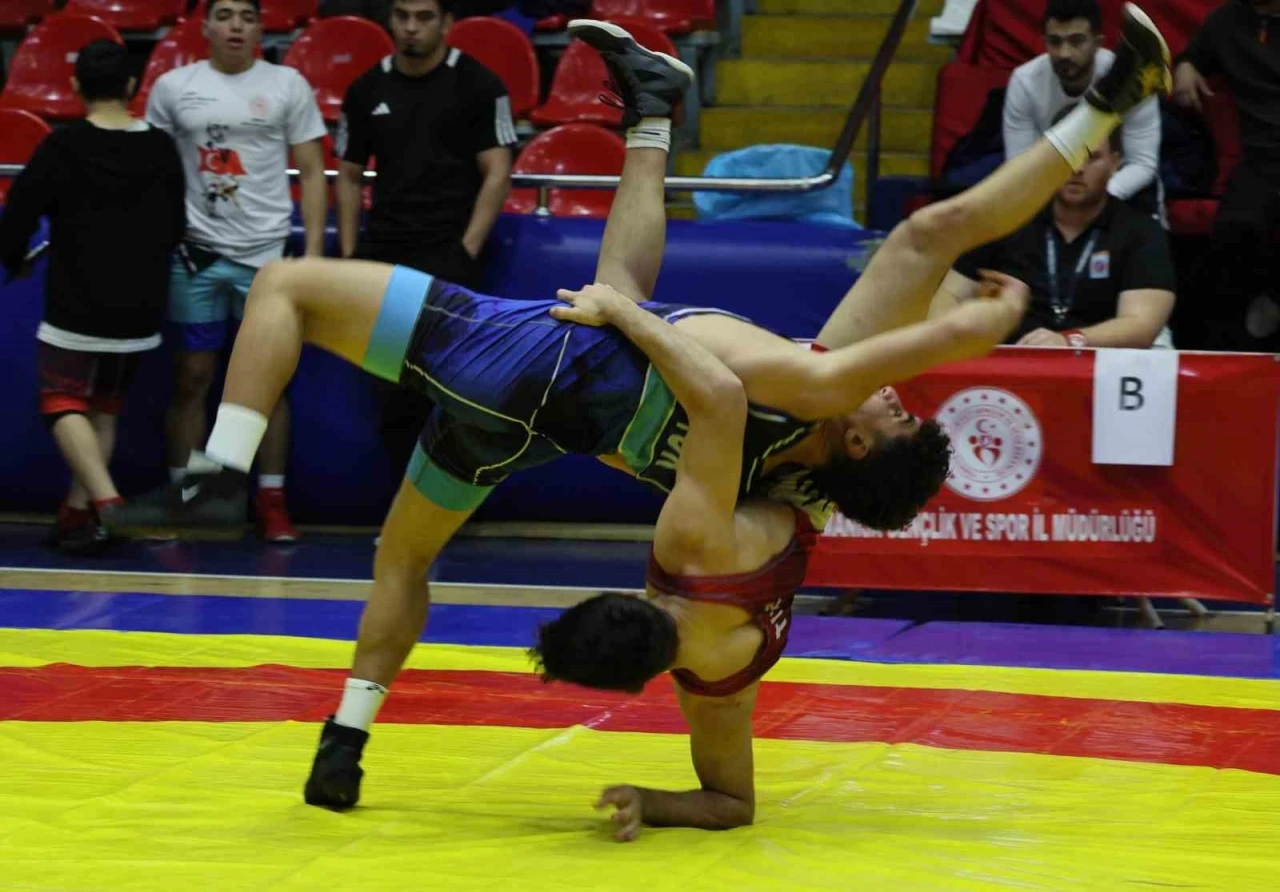 Manisa’da Okul Sporları Güreş Grup Müsabakaları başladı
