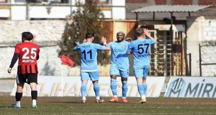 Manisa FK, hazırlık maçında Turgutluspor’u 3-2 mağlup etti