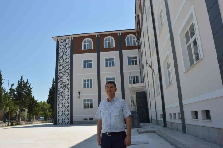 Manisa Kız Anadolu İHL yeni eğitim-öğretim yılına hazır
