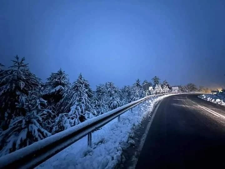 Manisa’nın yüksek kesimlerinde kar yağışı başladı
