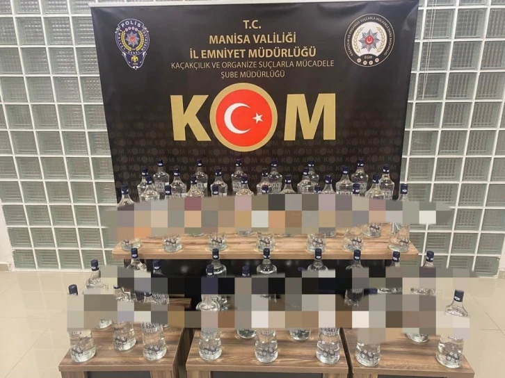 Manisa’ya sahte rakı sokmaya çalışırken yakalandı
