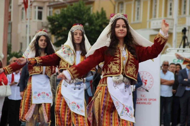 Manisa’yı 19 Mayıs coşkusu sardı
