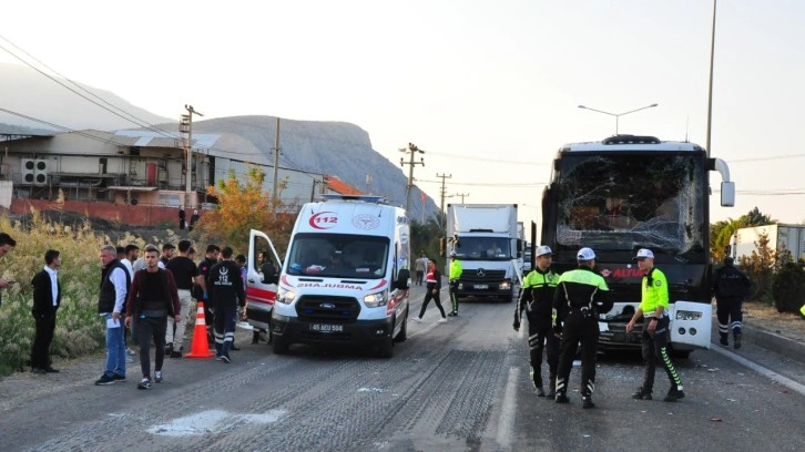 Manisa'da zincirleme kaza: 24 yaralı