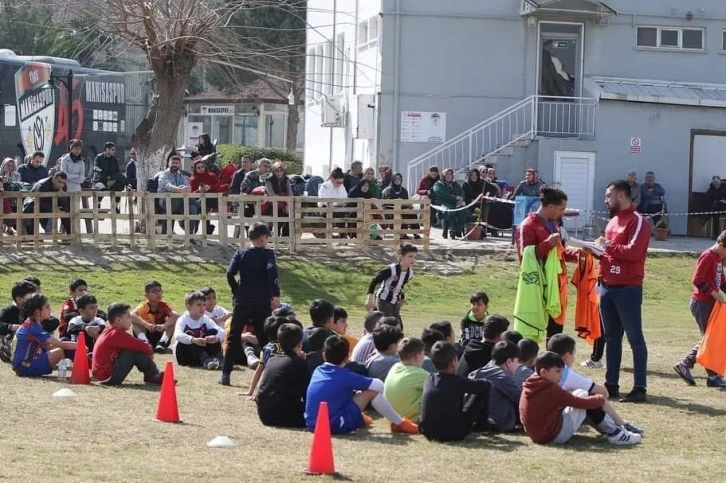 Manisaspor U10 seçmelerine yoğun katılım
