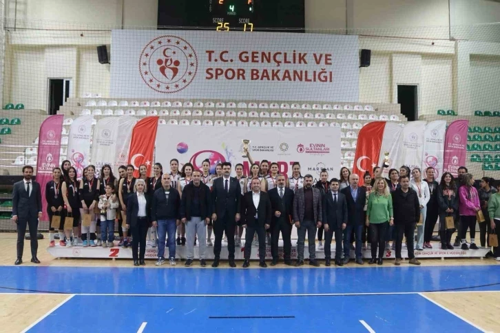 Mardian Mall’dan Voleybolun Sultanlarına destek
