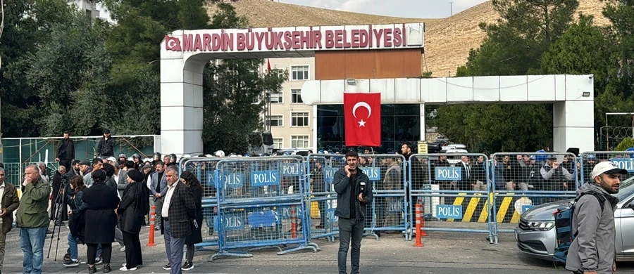 Mardin, Batman ve Halfeti belediyelerine kayyum atandı