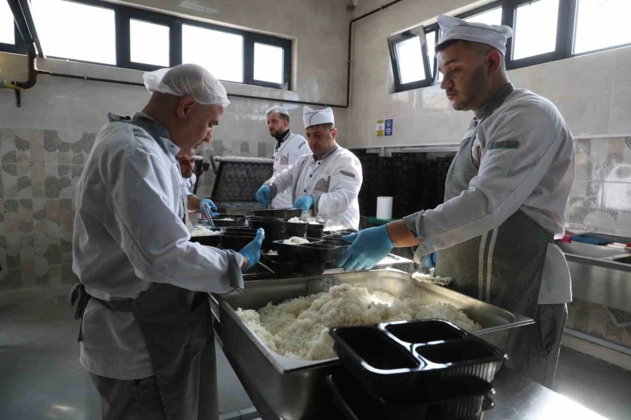 Mardin Büyükşehir Belediyesi aşevi yeniden açıldı
