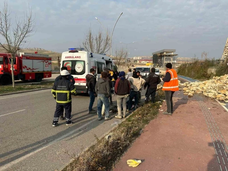 Mardin’de istinat duvarı yıkıldı: 2 yaralı
