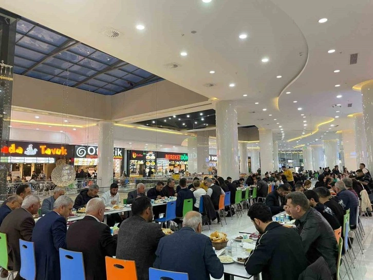 Mardin’de Mardian Mall AVM’de Geleneksel İftar Yemeği