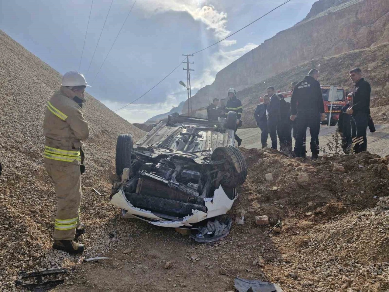 Mardin’de takla atan otomobilin sürücüsü yaralandı