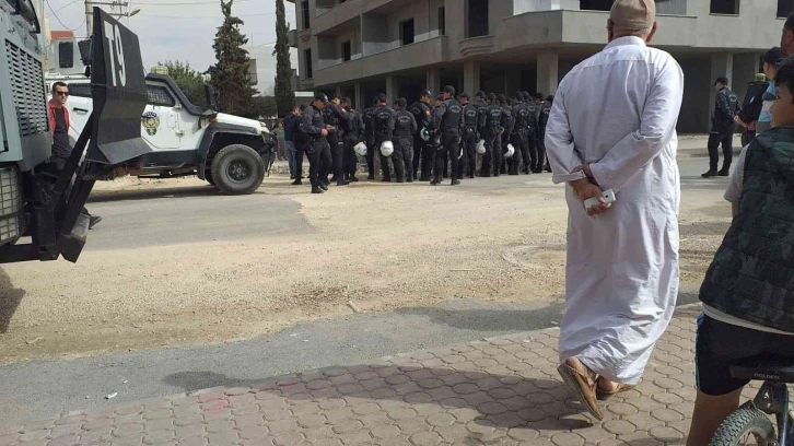 Mardin’de Tedaş ekiplerine saldırı: Köylüler aracı ateşe verdi
