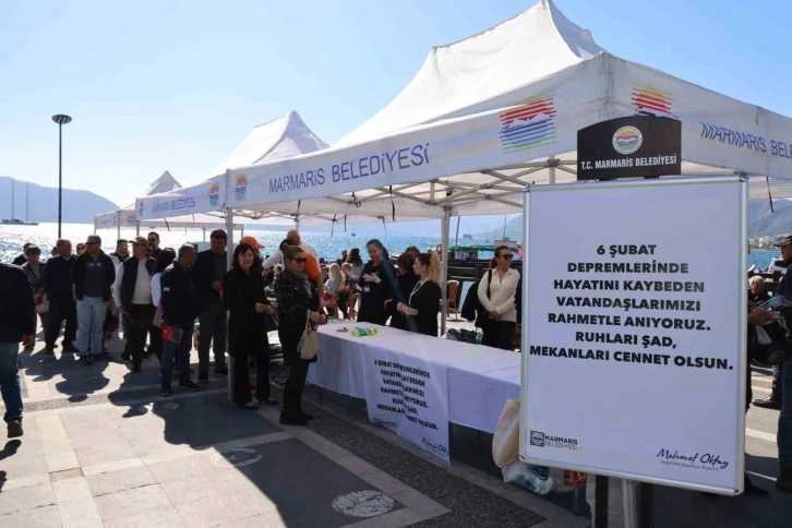 Marmaris’te depremde yitirilen canlar anıldı
