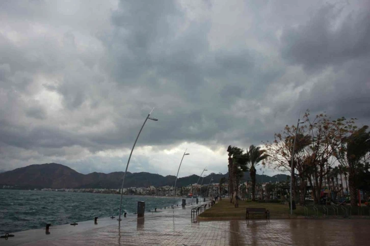 Marmaris’te fırtına bekleniyor
