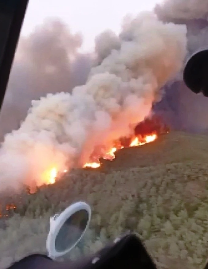 Marmaris’teki orman yangını rüzgar nedeniyle büyüdü, ekiplerin müdahalesi sürüyor
