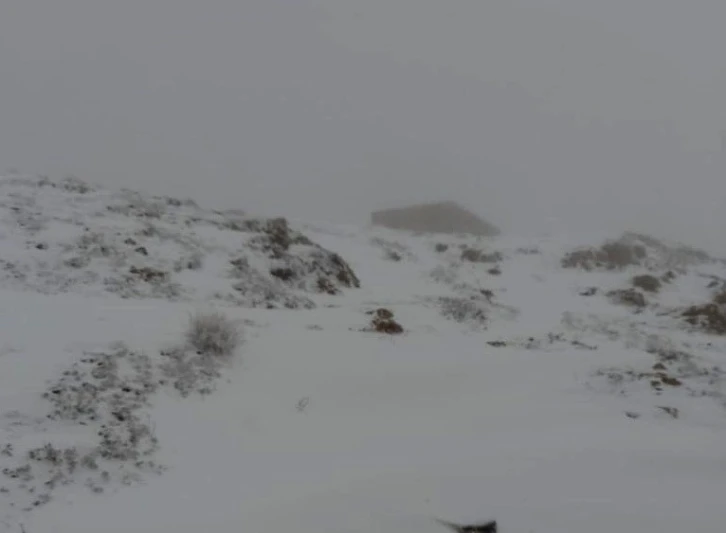 Mayıs ayında Nemrut’ta kar sürprizi
