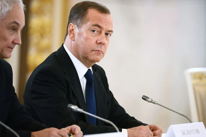 Medvedev: 'Almanya’nın Putin’i tutuklaması, Rusya’ya savaş ilanı olur'