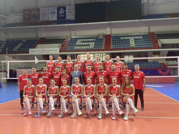 Mehmet Akif Üstündağ: “FIVB Milletler Ligi’nin final etabı ilk defa Türkiye’de yapılacak”
