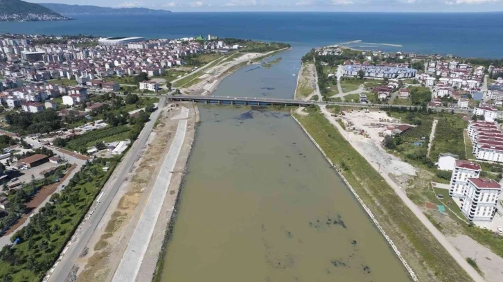 Melet Irmağı’nda ıslah çalışmaları devam ediyor
