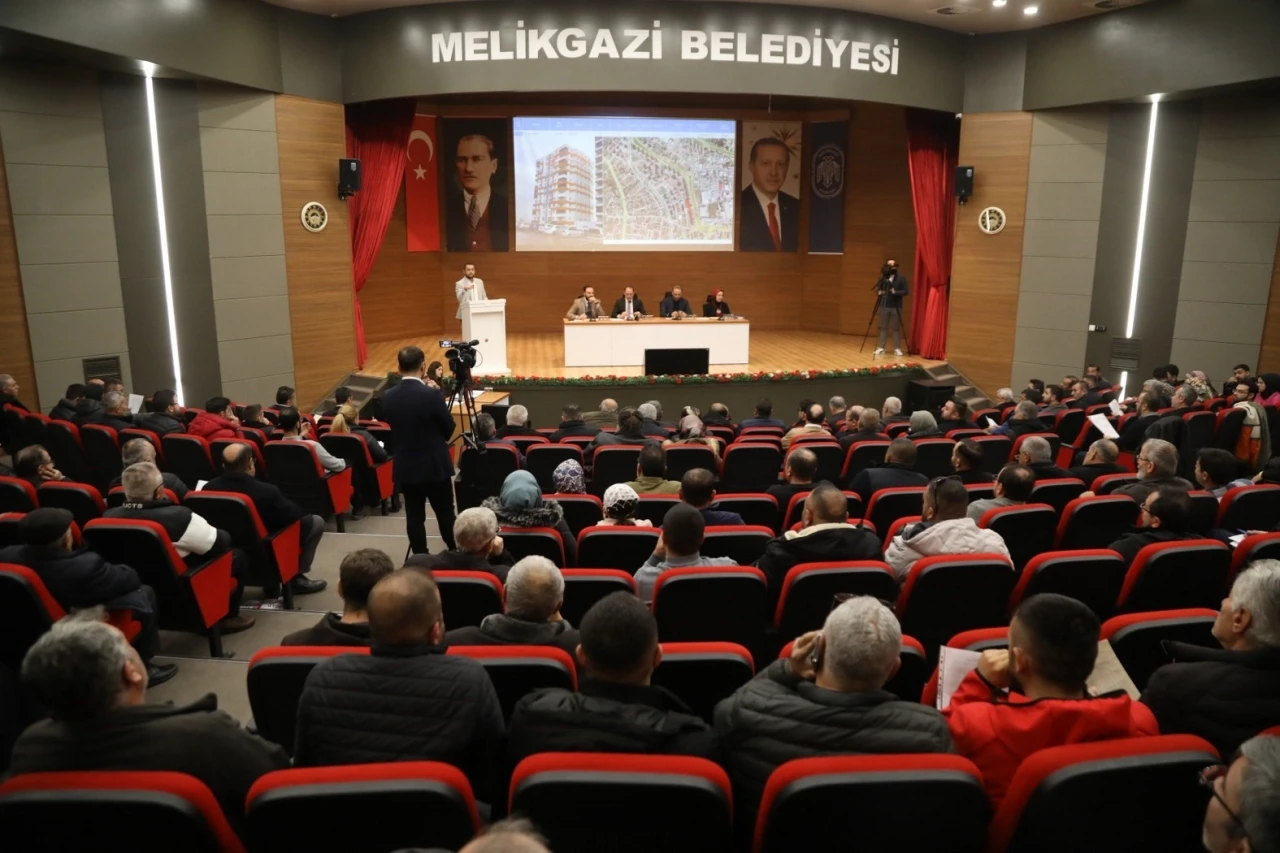 Melikgazi Belediyesi, ’Kazandıran Finans’ modeliyle 28 aileyi ev sahibi yaptı
