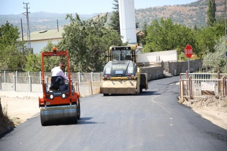 Melikgazi’de asfalt atağı sürüyor
