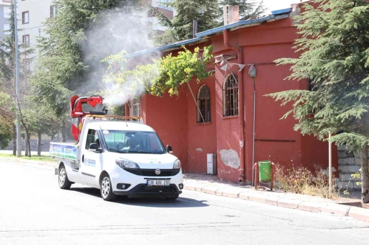 Melikgazi’de baştan sona temizlik devam ediyor
