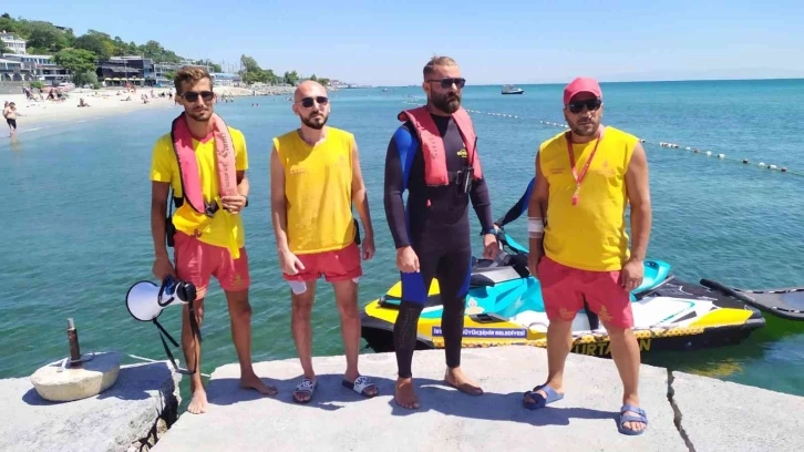 Menekşe Sahili’nde yanan tekneyi jet ski ile söndüren cankurtaran konuştu
