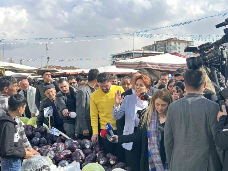 Meral Akşener esnafları ziyaret etti