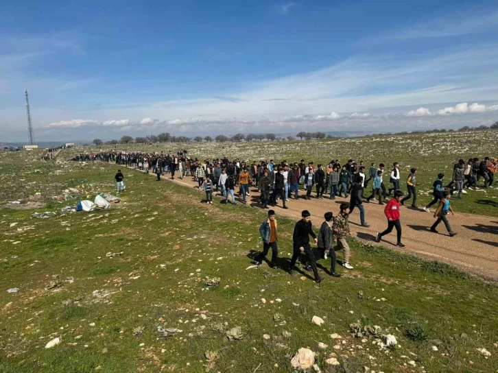 Meraların satıldığını iddia eden köylülerden protesto yürüyüşü
