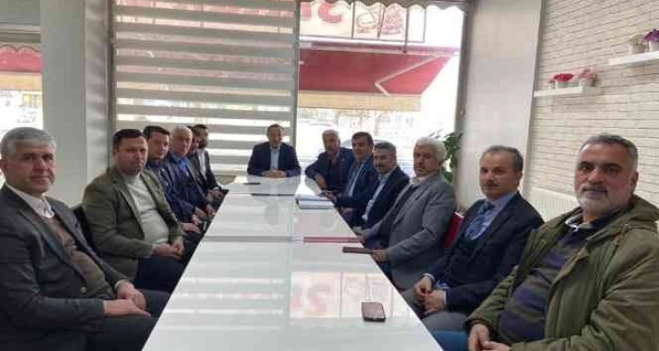 Merkez ilçe meclis üyeleriyle parti teşkilatı toplantı yaptı