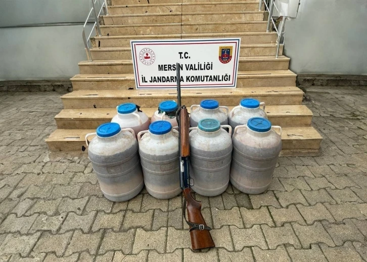 Mersin’de bir evde 550 litre sahte içki ele geçirildi
