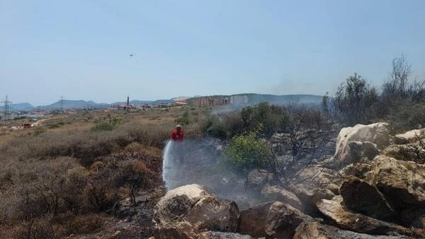 Mersin'de makilik yangını; TOMA ile de müdahale edildi