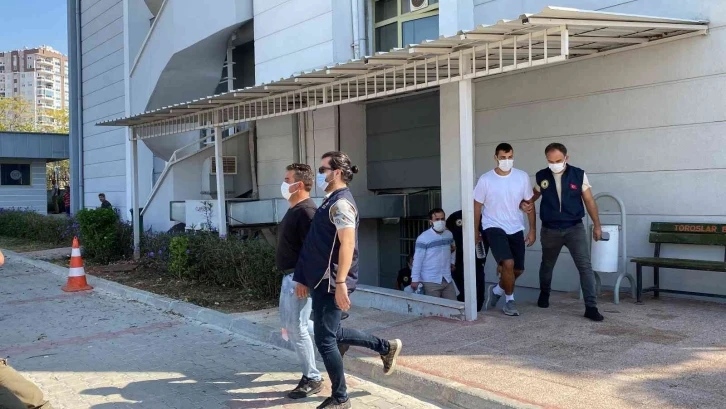 Mersin’de PKK operasyonunda gözaltına alınan belediye çalışanları adliyeye sevk edildi
