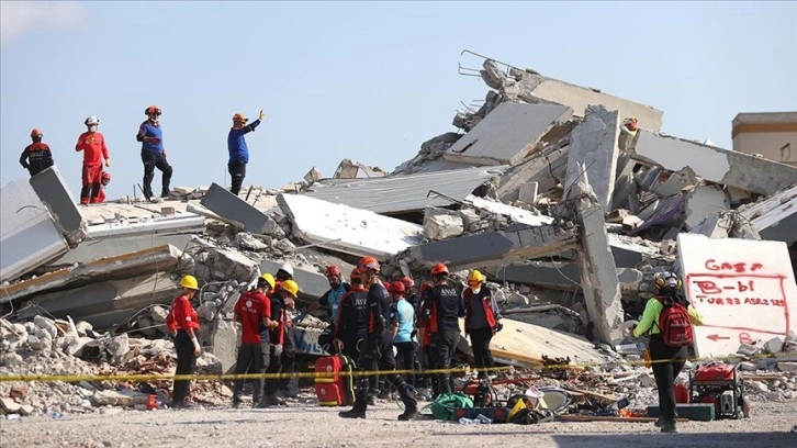 Mersin'de senaryo gereği 7 büyüklüğünde ve 4 ili etkileyen depremin tatbikatı başladı