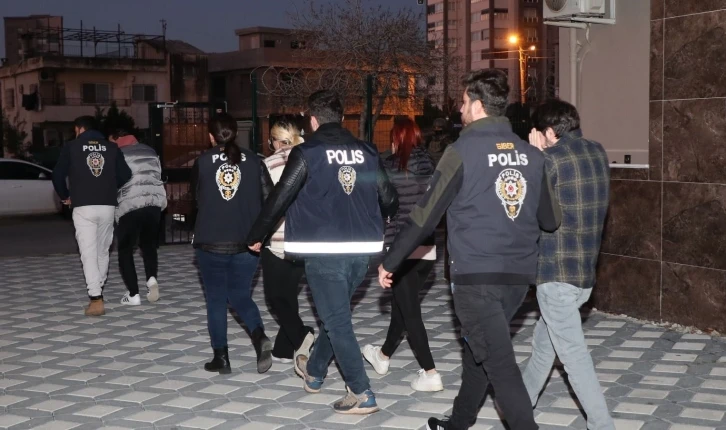 Mersin’de yasa dışı bahis operasyonu: 16 gözaltı
