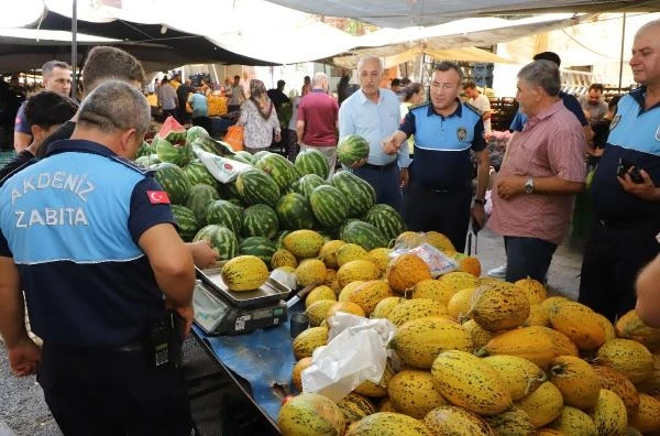 Mersin'de zabıtadan fiyat, etiket ve tartı denetimi