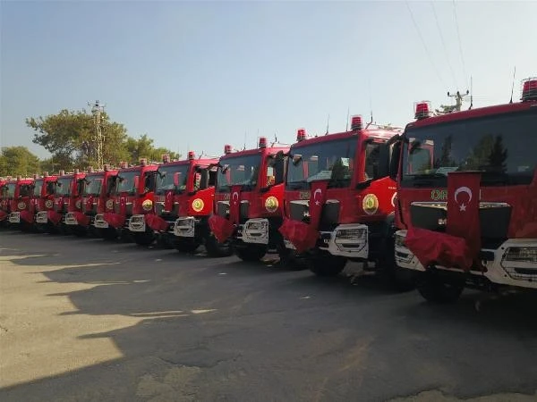 Mersin'e orman yangınları için 10 arazöz