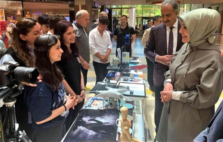 Meslek lisesi öğrencilerinin projeleri görücüye çıktı
