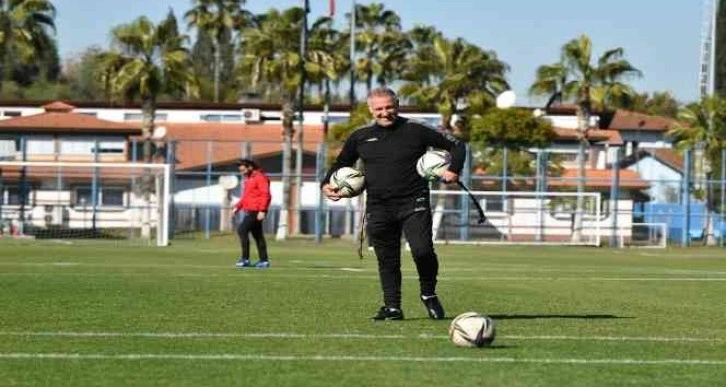 Mesut Bakkal, “Taraftarlarımızı takıma destek vermeye çağırıyorum”