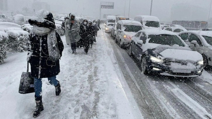 Meteoroloji tarihi paylaştı! İstanbul'a kar geliyor