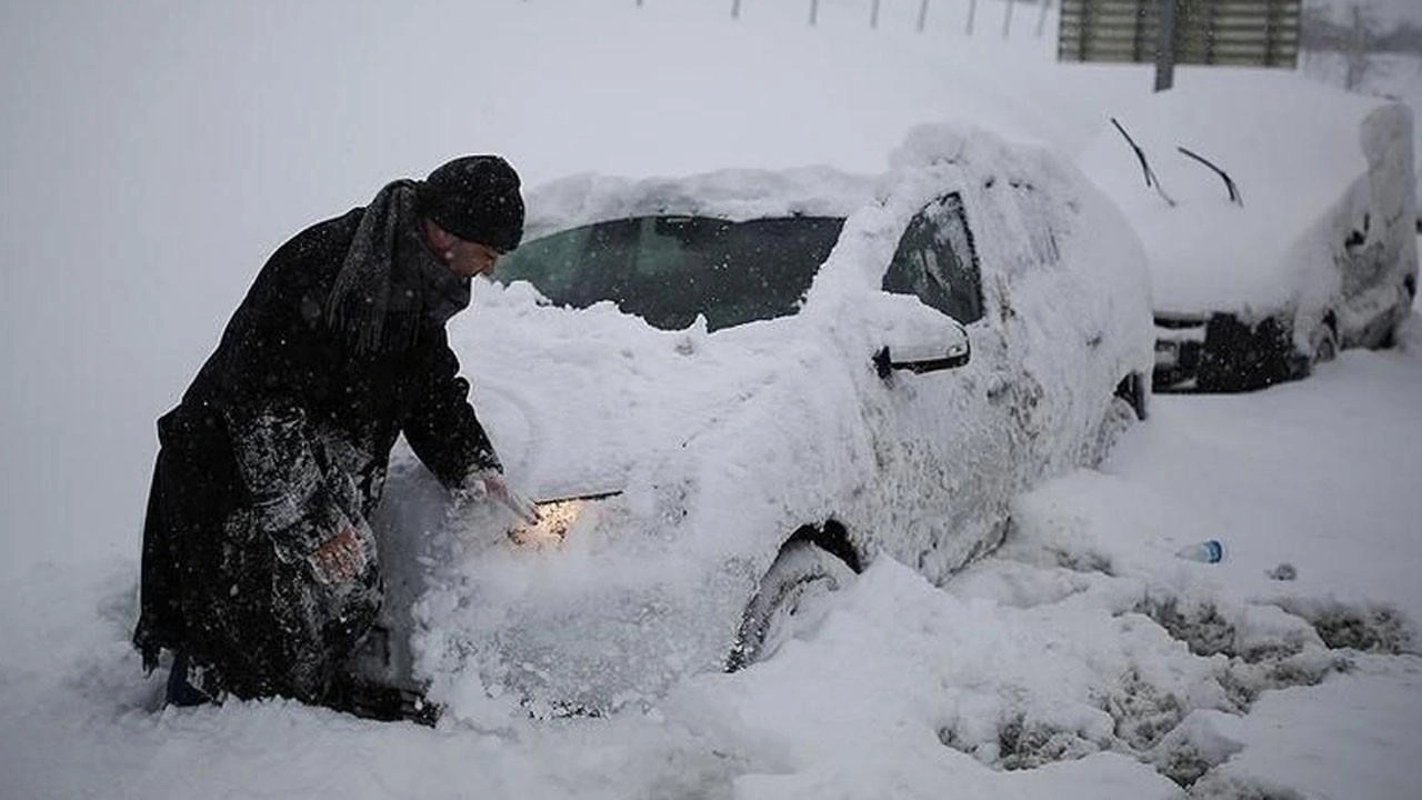 Meteoroloji uyardı: Kar ve sağanak geliyor, o bölgeler donacak! Ankara, İstanbul...