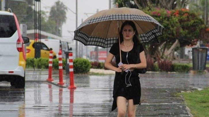 Meteoroloji'den sağanak yağış uyarısı. Sel ve su baskınlarına dikkat